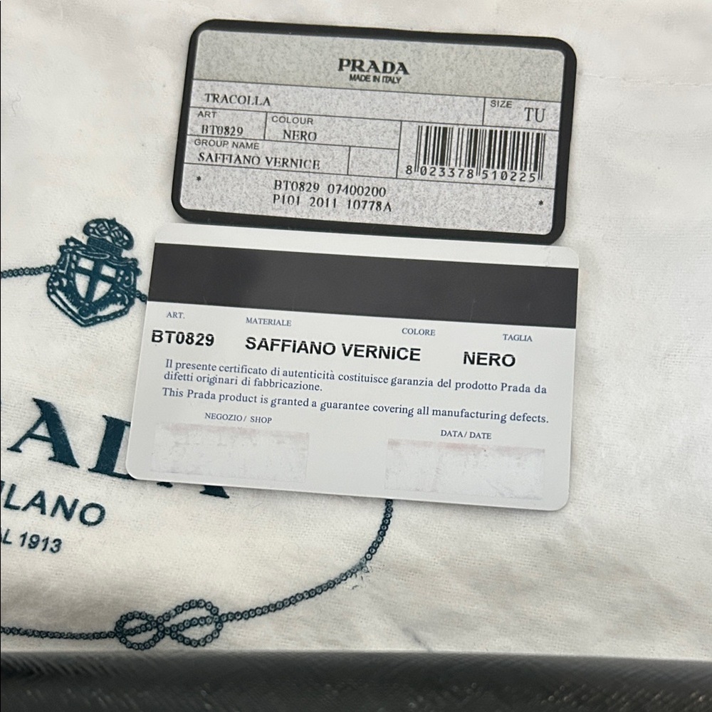 Prada Black Leather Shoulder Bag with Gold Chain. Evening bag - Picture 8 of 8